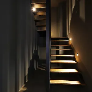 Hotel 498