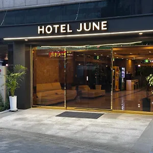 ホテル Airport June